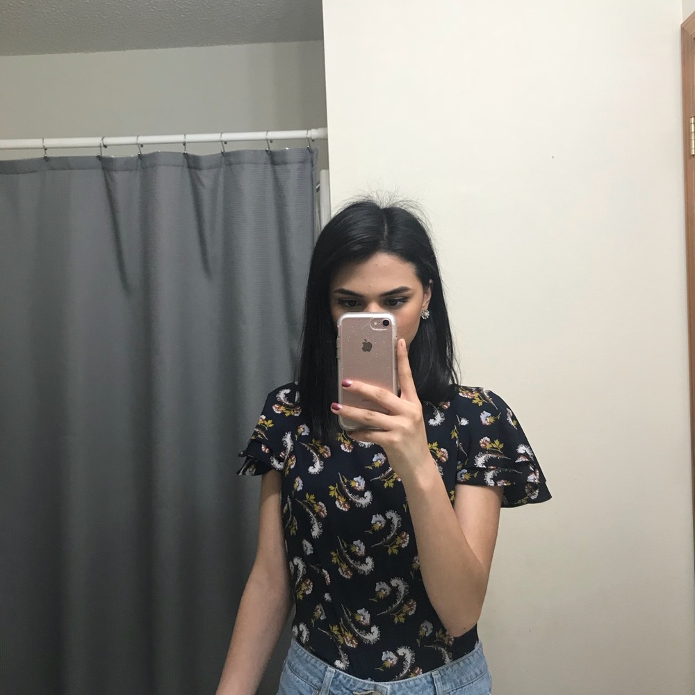 BANANA REPUBLIC SATIN TOP